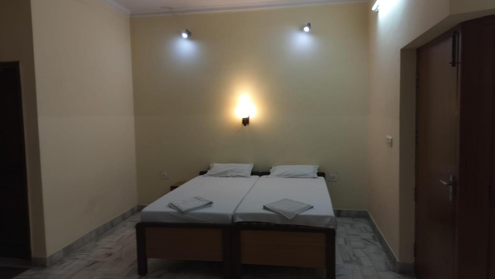 Sarnath Motel And Resort Varanasi Exterior foto